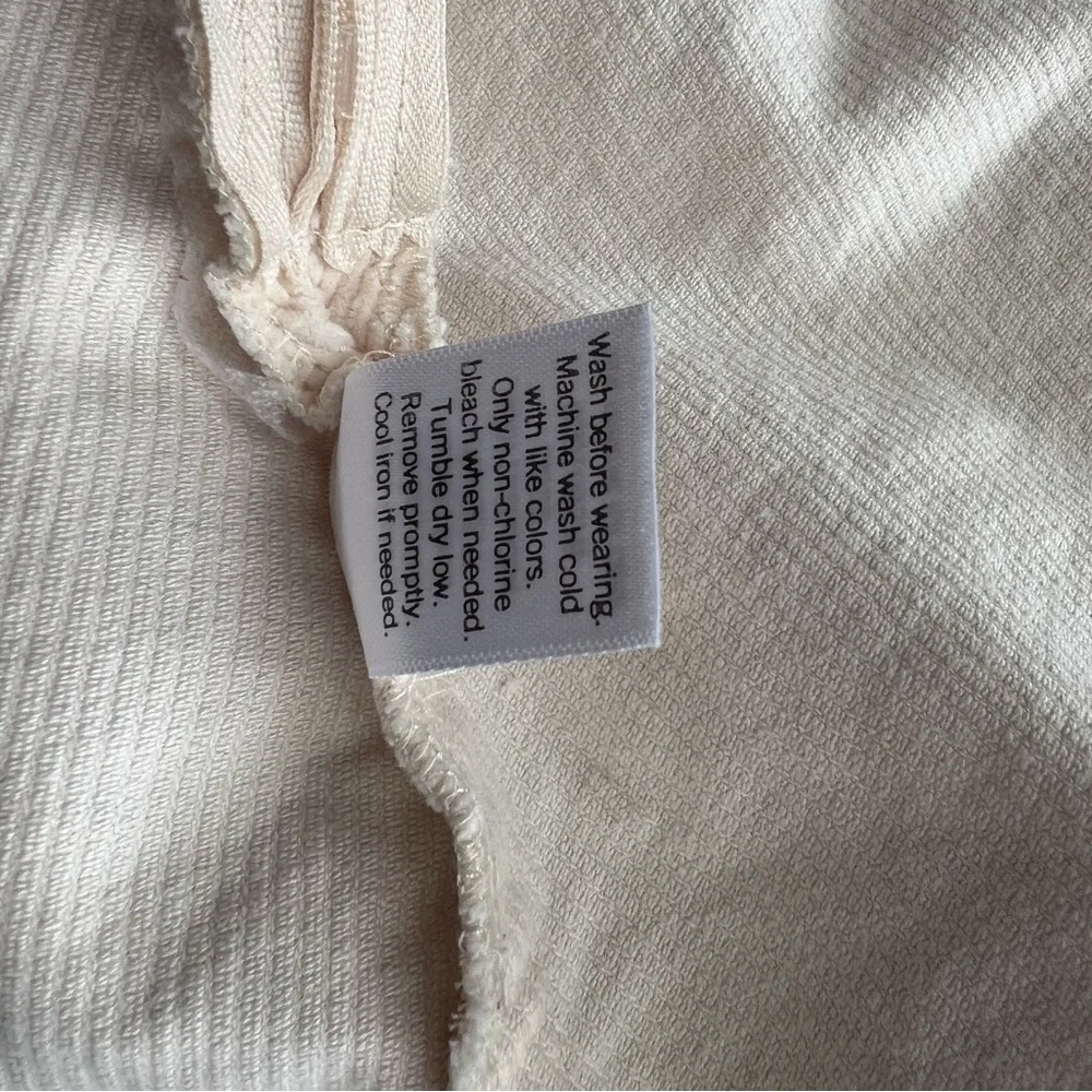SO Good For Life Corduroy box pleated Cream mini Skirt. Size 3